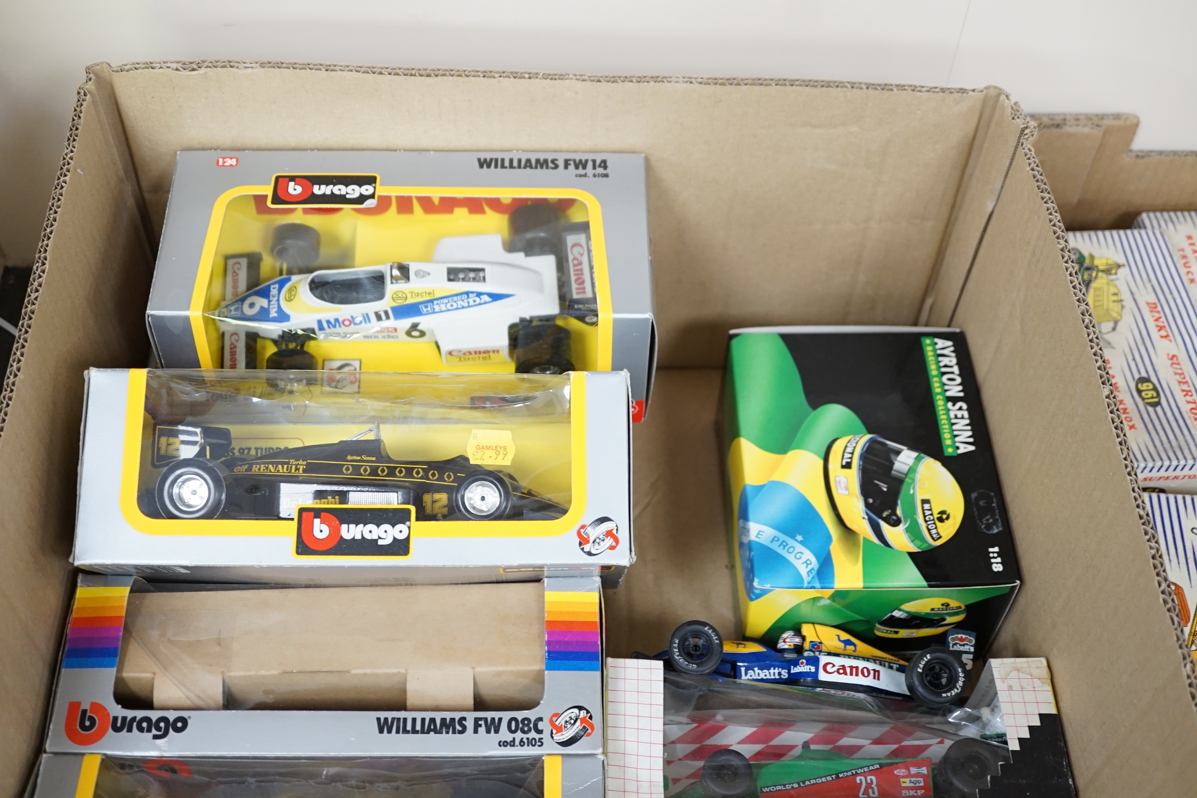 Twenty-one diecast motor racing related models by Onyx, Minichamps, Bburago, etc. including; three Onyx 1:24 scale formula One racing cars, eight Bburago 1:24 scale Formula One cars